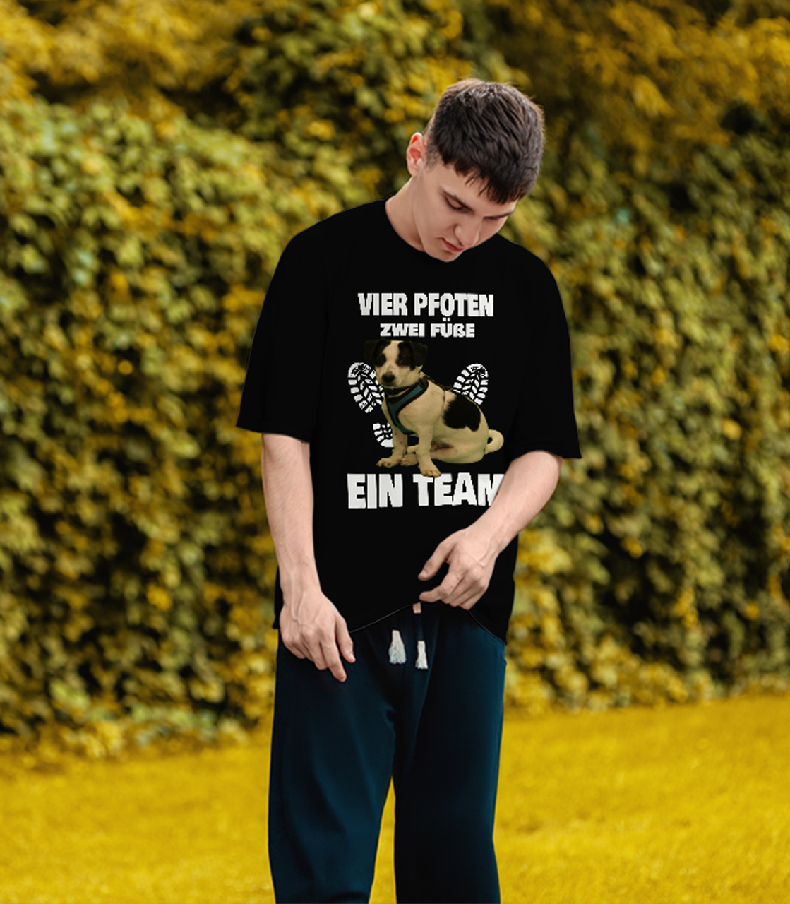 T-Shirts in Schwarz Vier pfoten zwei Füße ein Team
