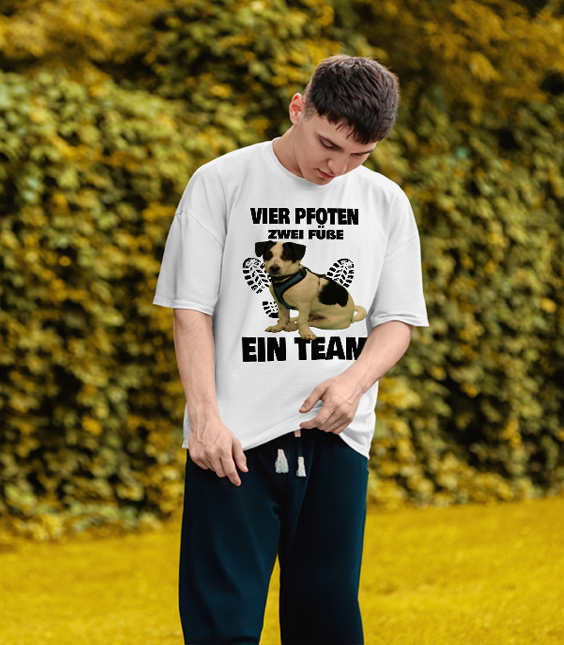 T-Shirts in Weiß Vier pfoten zwei Füße ein Team